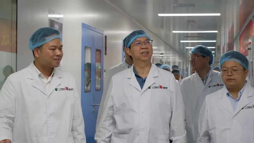 KKqhqllAMm.jpg KKqhqllAMm.jpg