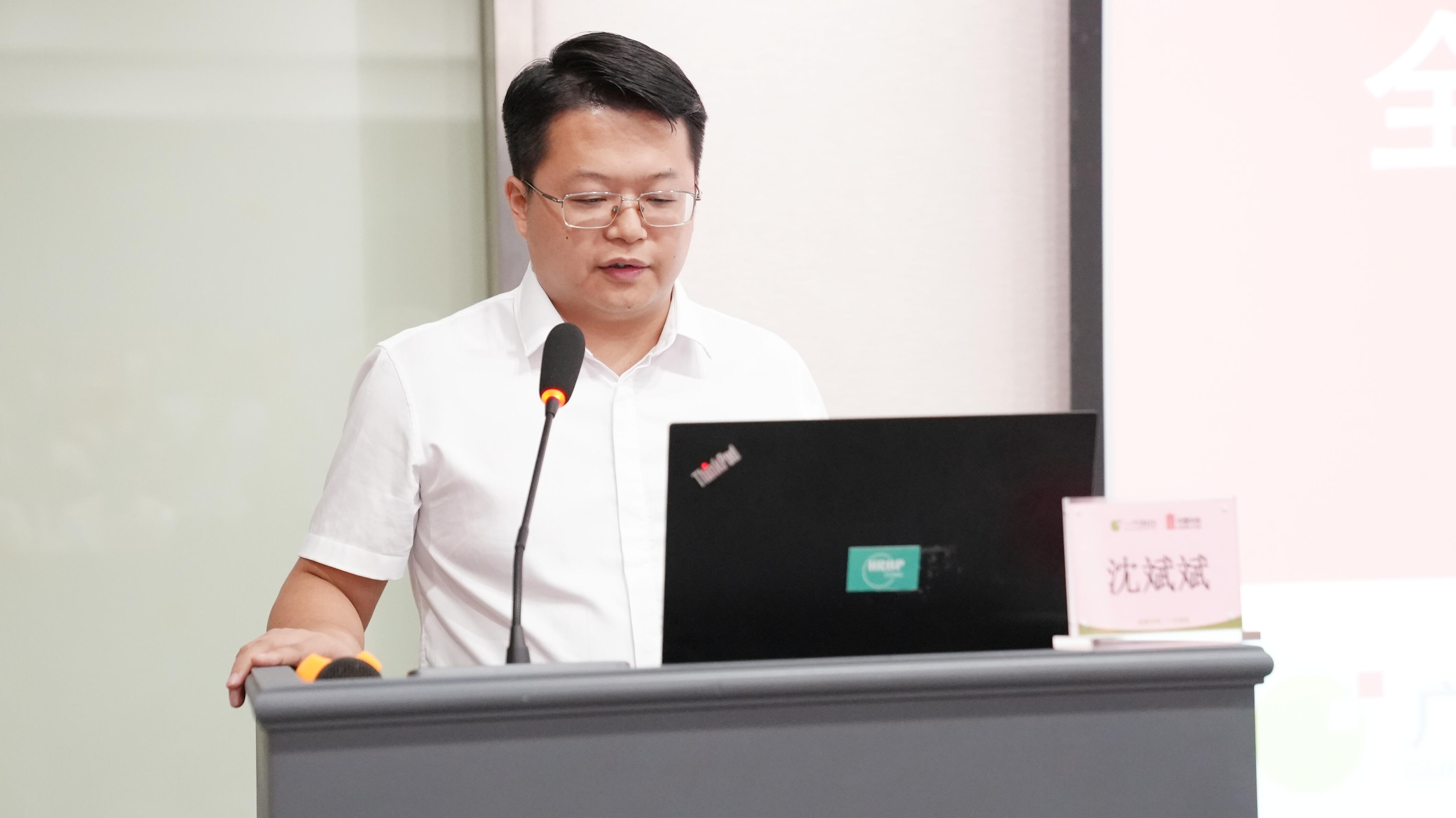 qx3o8YCMHJ.jpg qx3o8YCMHJ.jpg